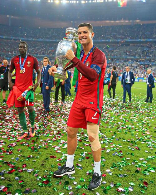 米体：锋线成米兰冬窗补强首选，齐尔克泽伊卡尔迪在列