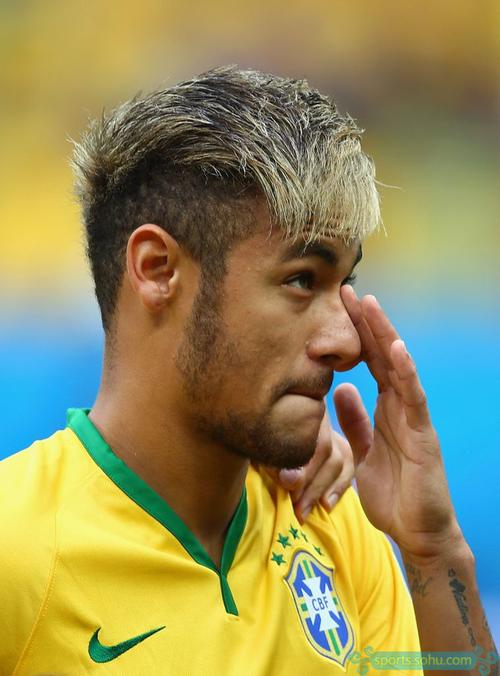 重大突破！VAR将新增角球和第二黄牌复核权限，2026世界杯率先试点