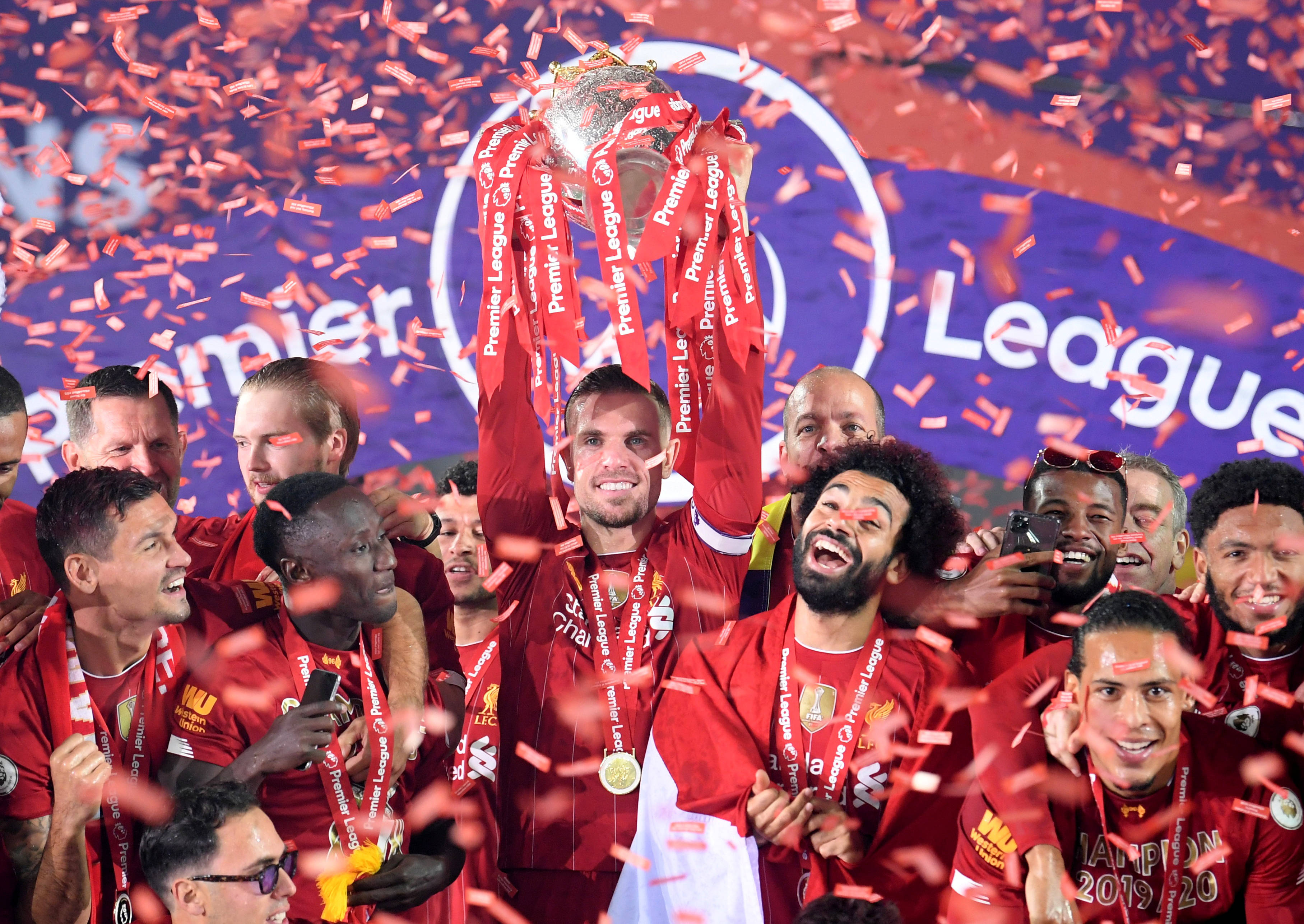 2-0，23岁荷兰新星无敌小角度挑射，54岁埃梅里率队避免欧联2连败（2-0！23岁荷兰新星小角度挑射惊艳，54岁埃梅里带队拒绝欧联两连败）