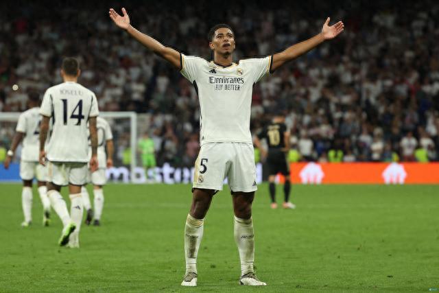 博主：申花在与日职联银靴拉唐谈判，国安有意铁人前锋姆本扎