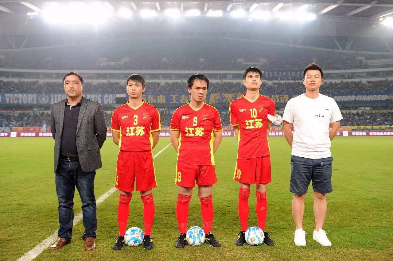 张琳艳身穿阿根廷2026世界杯球衣：期待在美加墨见到梅西