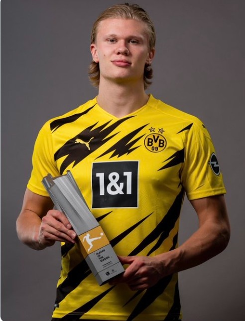 足球中超球员获选月最佳，数据联盟第一