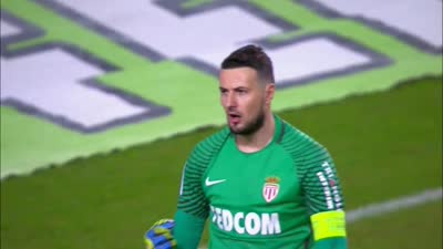 前热火助教爆料莱利曾威胁某超级球星：宁可以交易你也不解雇他