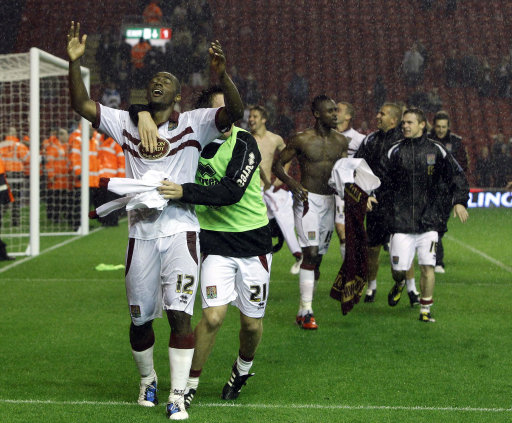 马卡：当皇马进攻受阻或传递缺乏深度时，阿隆索总是需要罗德里戈（马卡：每当皇马进攻受限或传球缺少纵深，阿隆索总会依赖罗德里戈）