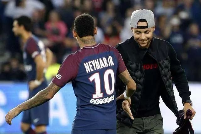 作为意大利人最想念祖国的什么东西？马雷斯卡：吃的